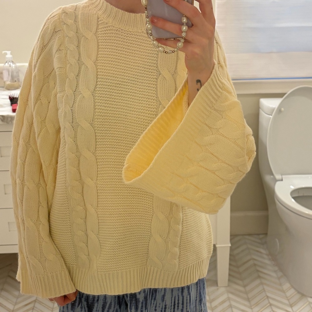 Source Unknown Soft Yellow Cable Knit Sweater - Picture 2 of 5
